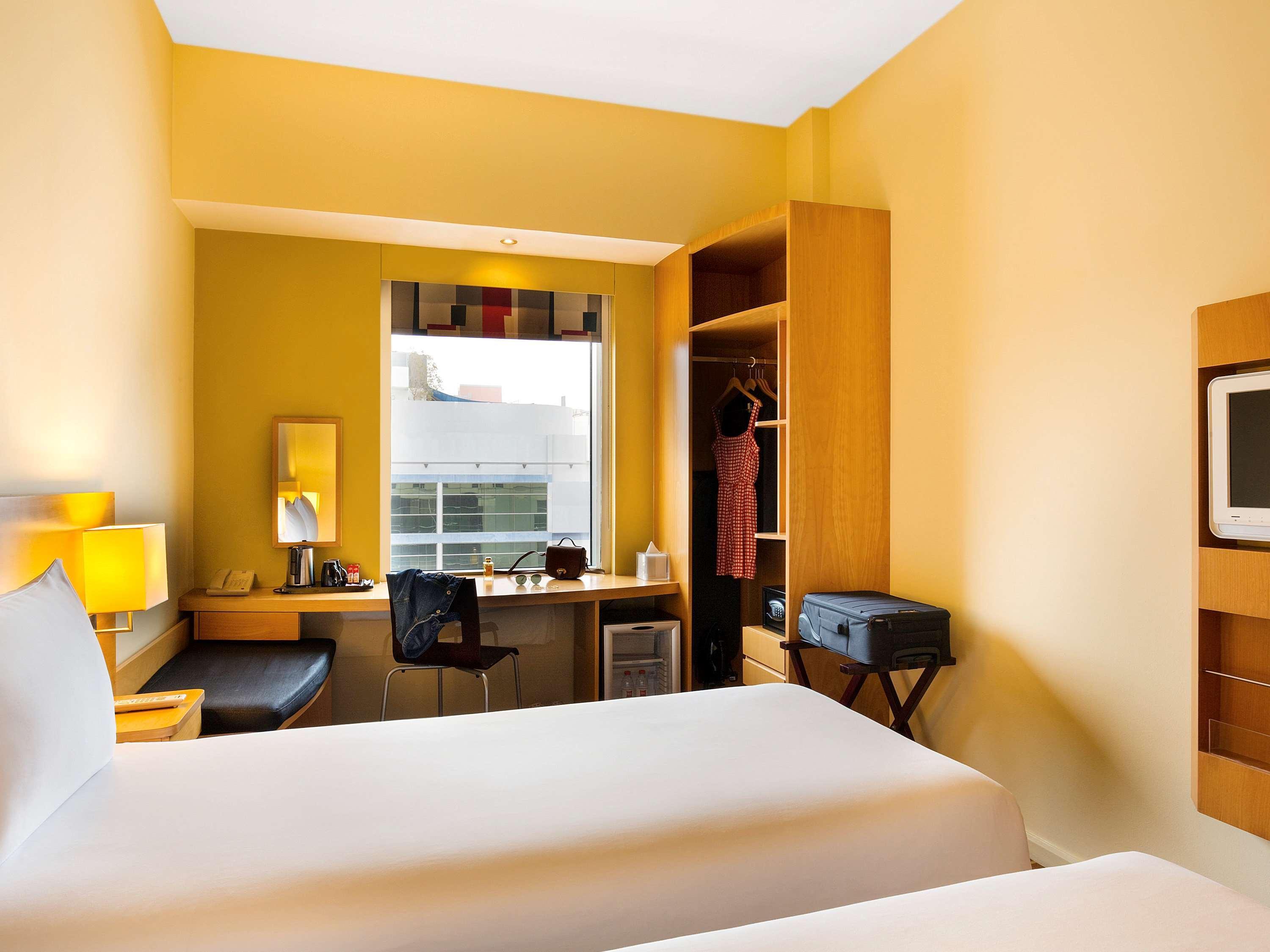Ibis Al Rigga Hotell Dubai Exteriör bild