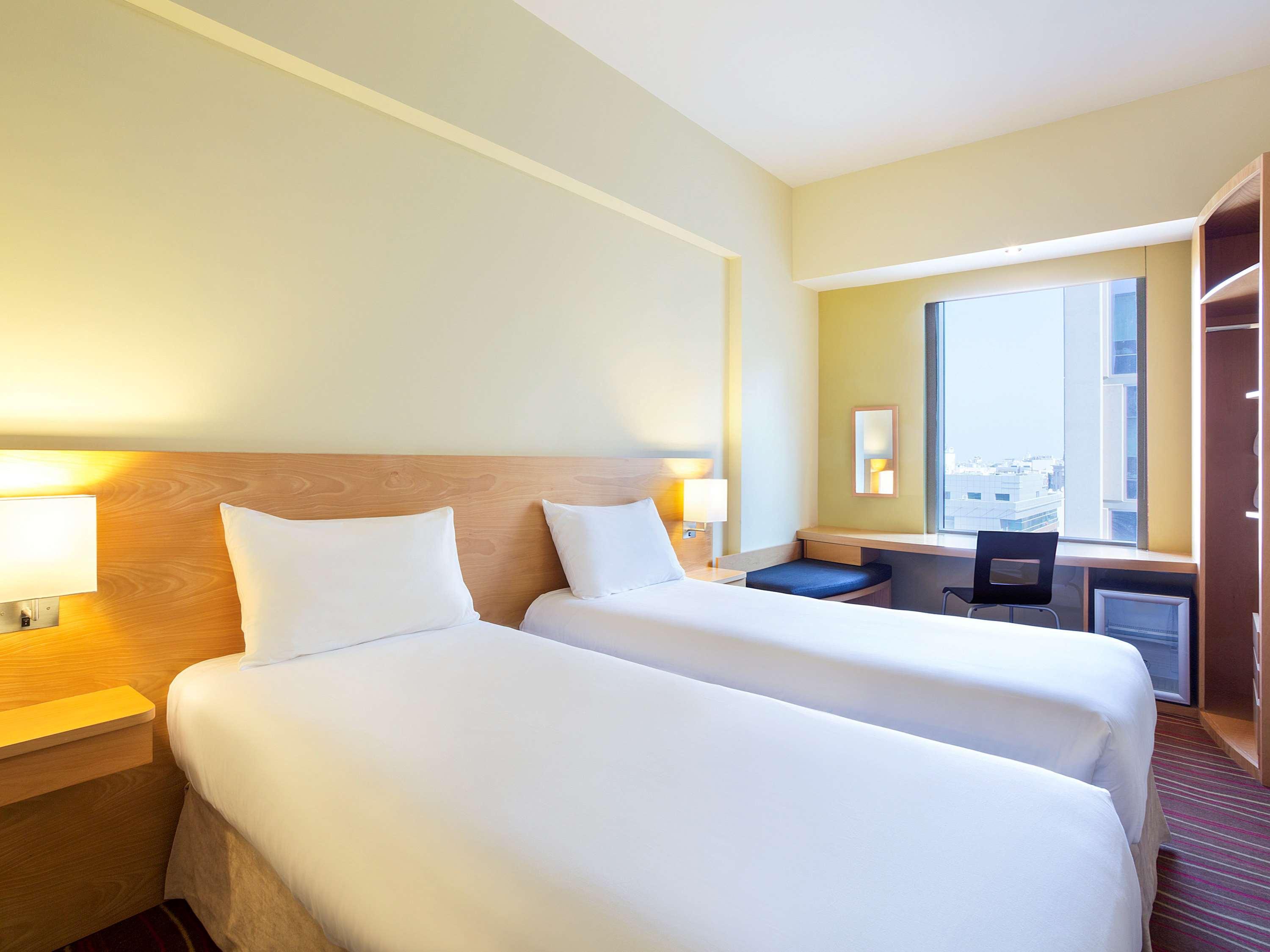 Ibis Al Rigga Hotell Dubai Exteriör bild